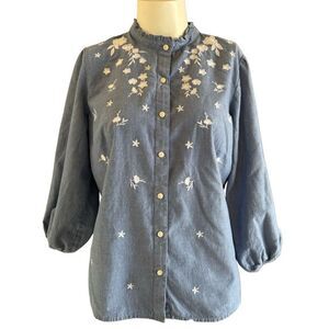 St. John’s Bay women’s M 100% cotton blue chambray white floral embroidered butt
